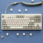 keycaps gameboy avec cable de clavier custom sur clavier mécanique